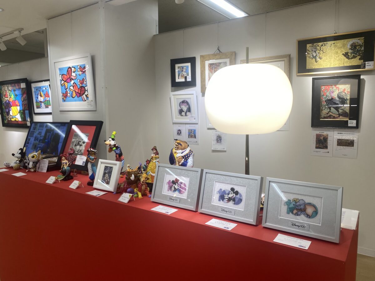 プラスカーサ大丸京都店様でジュエリー絵画「Disney100」商品の販売が始まりました。